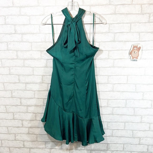 Selfie Leslie hunter green  promises halter necklace fluted hem dress Size Large - Picture 7 of 14